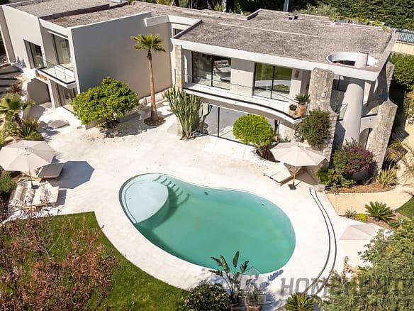5 Bedroom Villa/House in Cannes 34