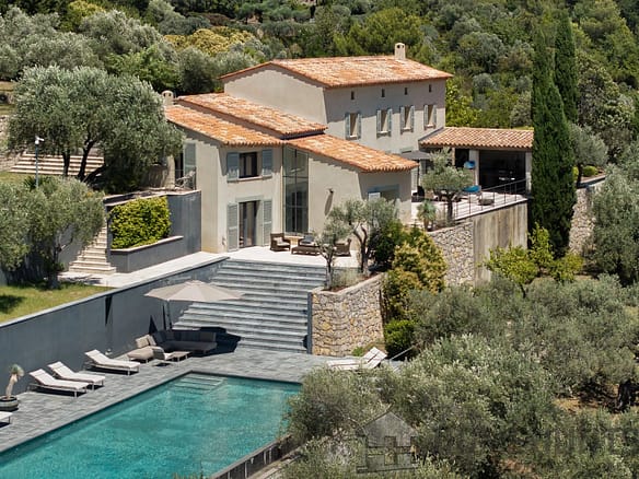 6 Bedroom Villa/House in Tourrettes 9