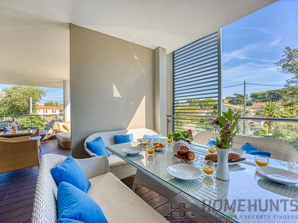 3 Bedroom Apartment in Antibes 28