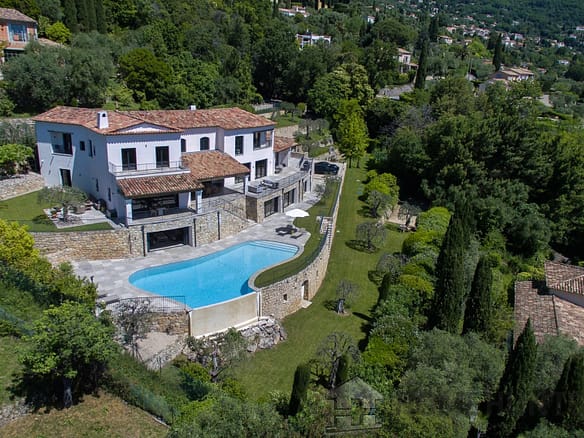 6 Bedroom Villa/House in Grasse 7