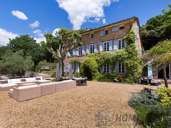 7 Bedroom Villa/House in Grasse 5