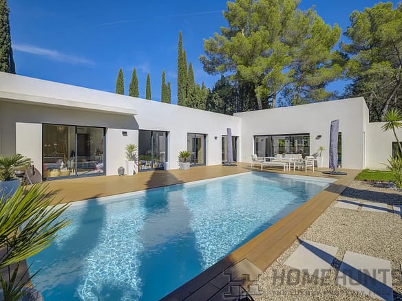 4 Bedroom Villa/House in Chateauneuf Grasse 3
