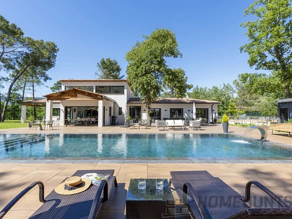 6 Bedroom Villa/House in St Paul 30