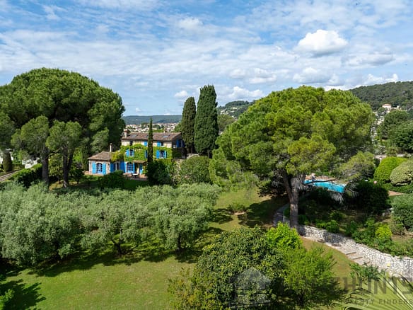 6 Bedroom Villa/House in St Paul 28