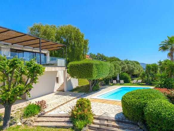 5 Bedroom Villa/House in Ollioules 6