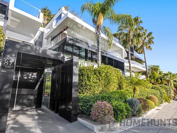 2 Bedroom Apartment in Cannes 9