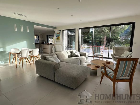 3 Bedroom Villa/House in Hyeres 10