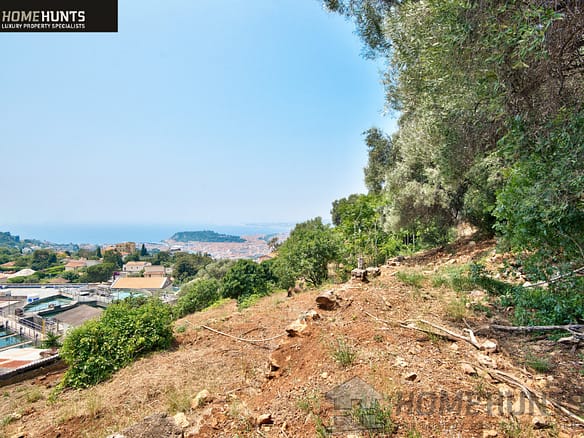 Land in Nice 3