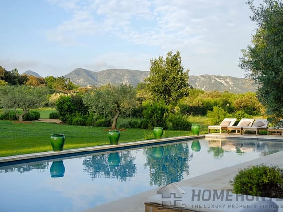 10 Bedroom Villa/House in Eygalieres 3