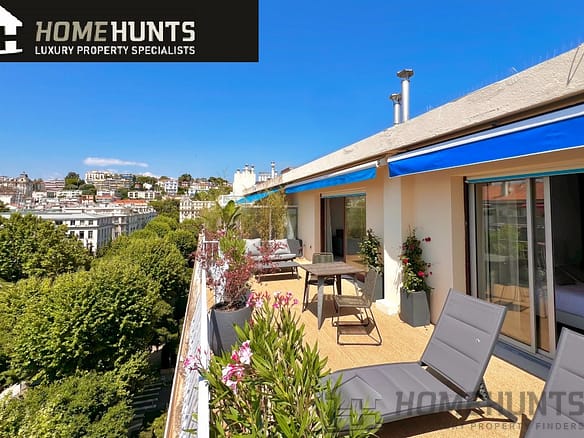 3 Bedroom Apartment in Nice - City 22