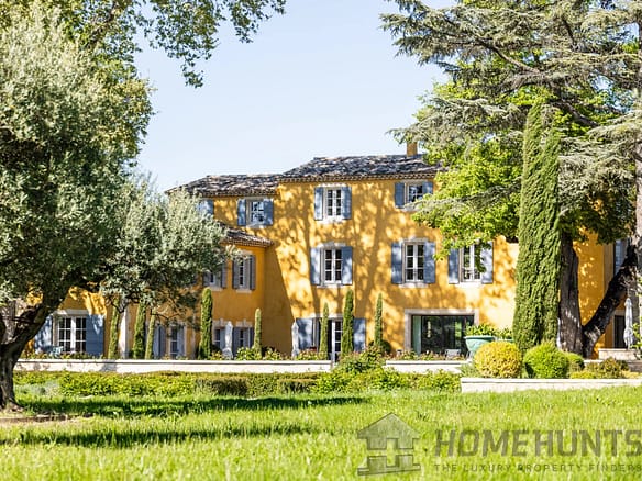 5 Bedroom Villa/House in Menerbes 8