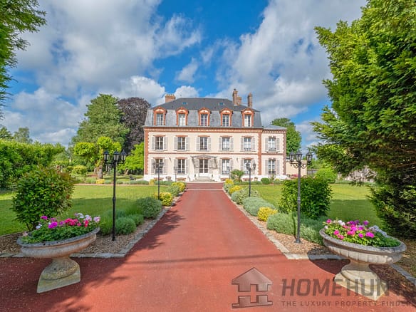 10 Bedroom Villa/House in Coulommiers 2