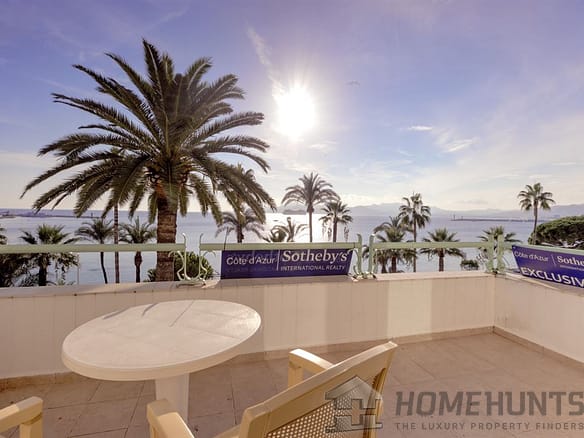 2 Bedroom Apartment in Cannes 20