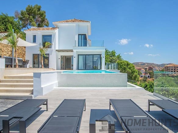 7 Bedroom Villa/House in Elviria 12