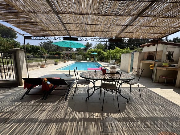 5 Bedroom Villa/House in Eyragues 18
