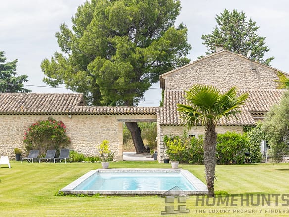 6 Bedroom Villa/House in Robion 8