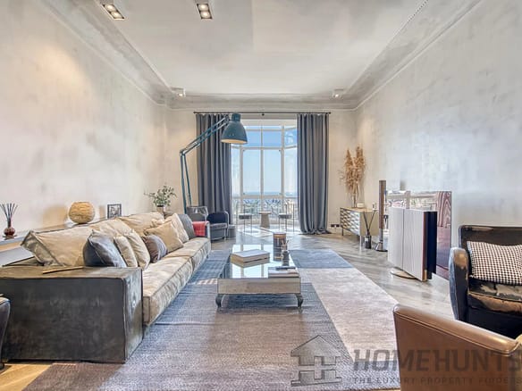 3 Bedroom Apartment in Nice 2