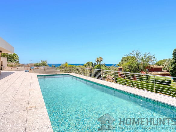 4 Bedroom Villa/House in Elviria 4