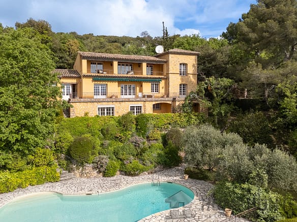 6 Bedroom Villa/House in Cabris 16