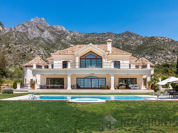 5 Bedroom Villa/House in The Golden Mile 14