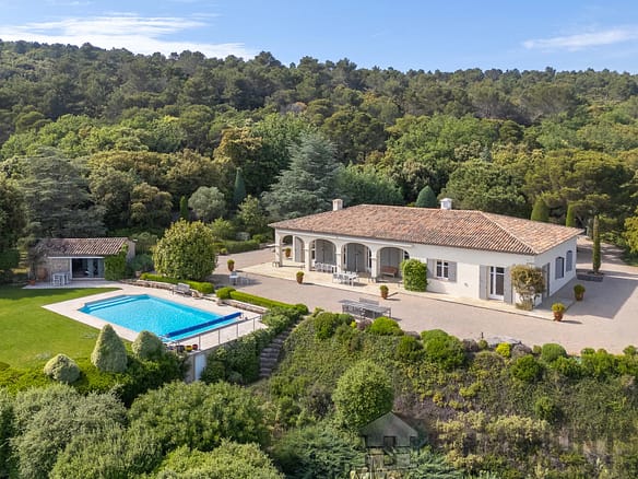 5 Bedroom Villa/House in Cabris 2