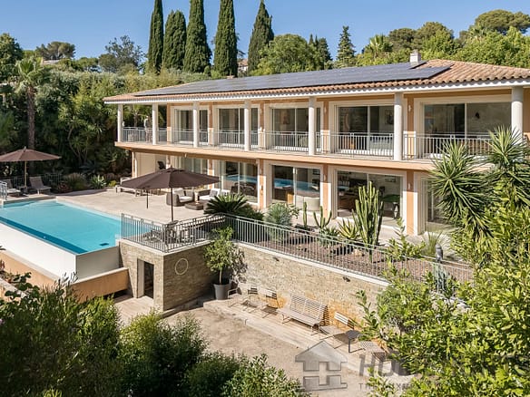 5 Bedroom Villa/House in Antibes 16