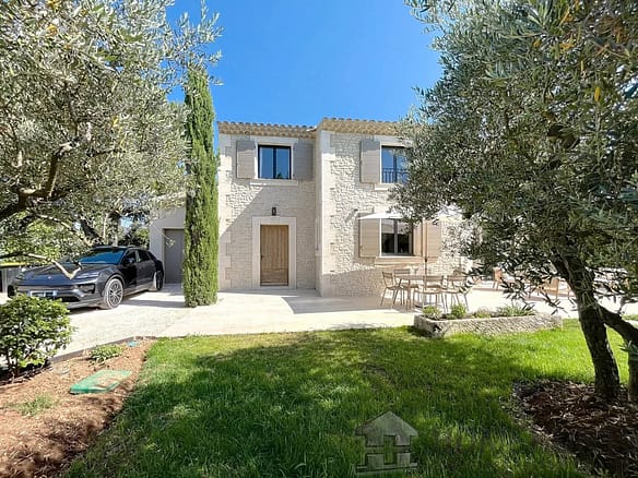 4 Bedroom Villa/House in Eygalieres 32