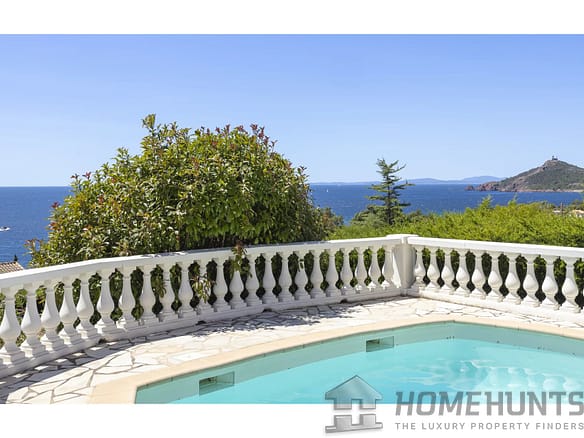 3 Bedroom Villa/House in Antheor 22