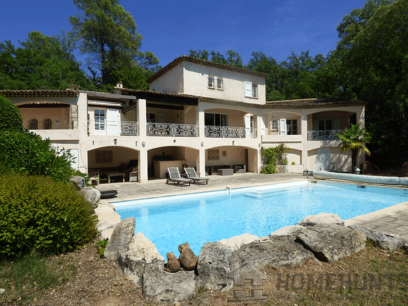5 Bedroom Villa/House in St Paul En Foret 8