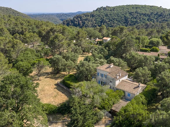 3 Bedroom Villa/House in Tourrettes Sur Loup 7