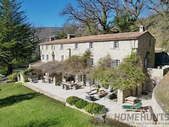 5 Bedroom Villa/House in Chateauneuf Grasse 16