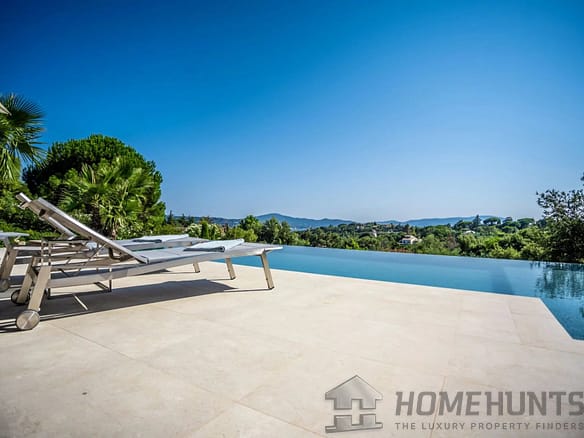 5 Bedroom Villa/House in Grimaud 16