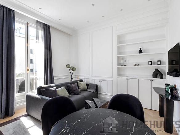 1 Bedroom Apartment in Paris 8th (Golden Triangle - Parc Monceau) 32