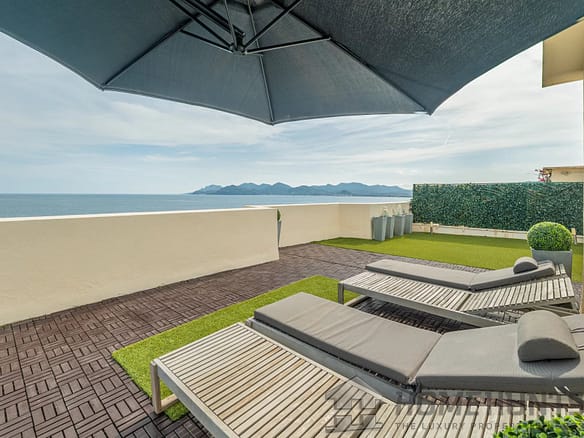 6 Bedroom Apartment in Cannes 30