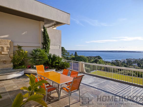 4 Bedroom Apartment in Cannes 18