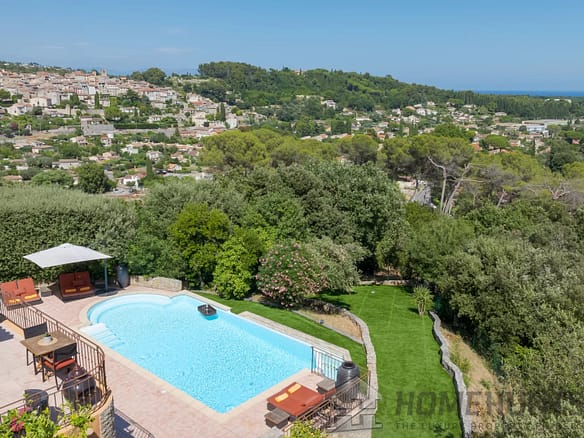 6 Bedroom Villa/House in Biot 3