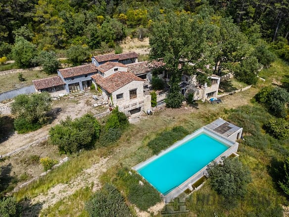 4 Bedroom Villa/House in Tourrettes 28