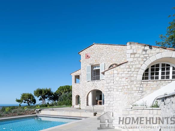 4 Bedroom Villa/House in Vence 3