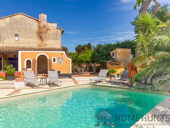 6 Bedroom Villa/House in Arles 36