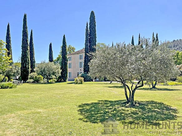 7 Bedroom Villa/House in Salernes 2
