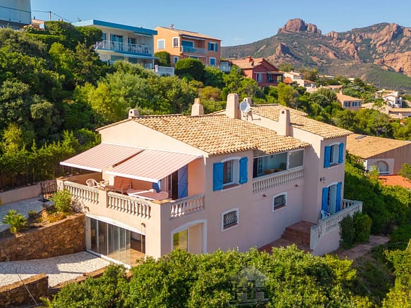 5 Bedroom Villa/House in St Raphael 6