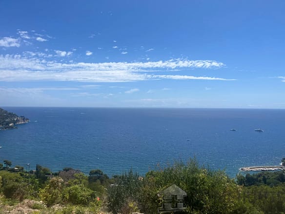 Land in Eze 3