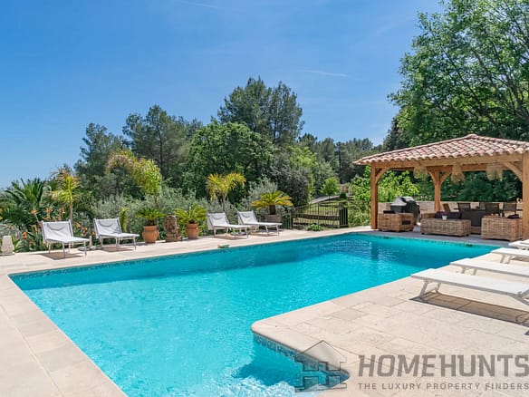 6 Bedroom Villa/House in Le Rouret 24
