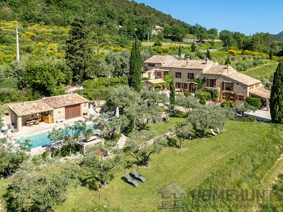 7 Bedroom Villa/House in Faucon 10