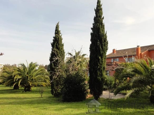 8 Bedroom Villa/House in Antibes 34