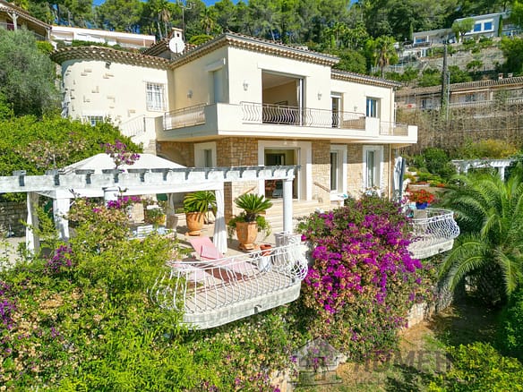 4 Bedroom Villa/House in Cannes 3