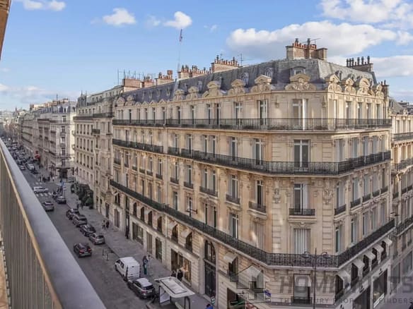 1 Bedroom Apartment in Paris 8th (Golden Triangle - Parc Monceau) 18