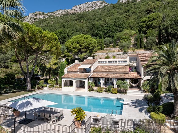 8 Bedroom Villa/House in Vence 30
