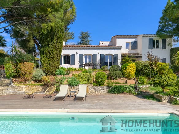 6 Bedroom Villa/House in Aubagne 4