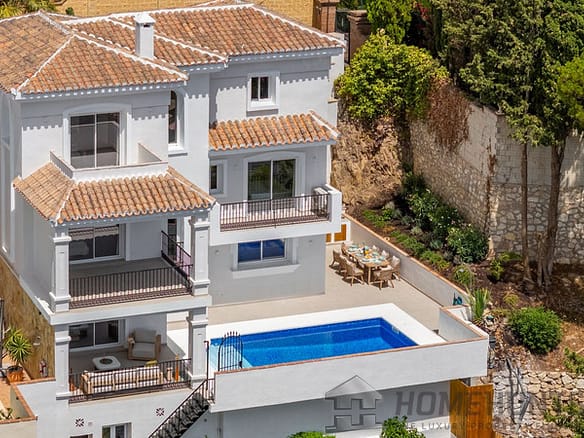 5 Bedroom Villa/House in Torreblanca 32